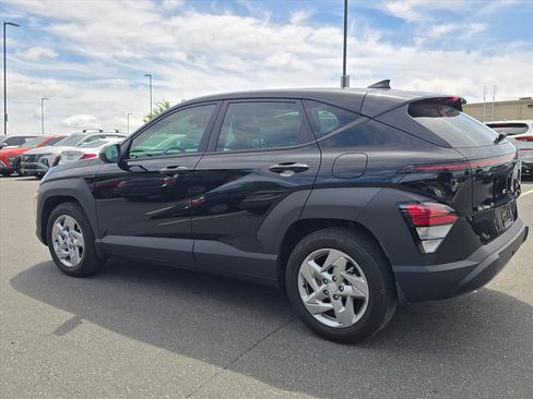 Certified 2024 Hyundai Kona SE FWD image 5