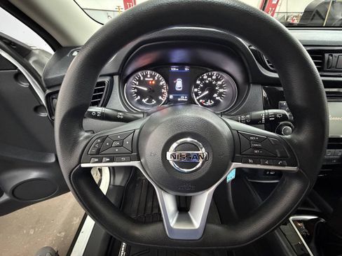 Used 2018 Nissan Rogue S AWD/4WD image 16