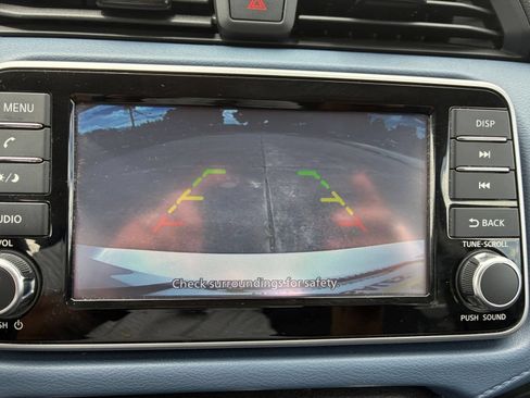 Used 2025 Nissan Versa SV FWD image 18