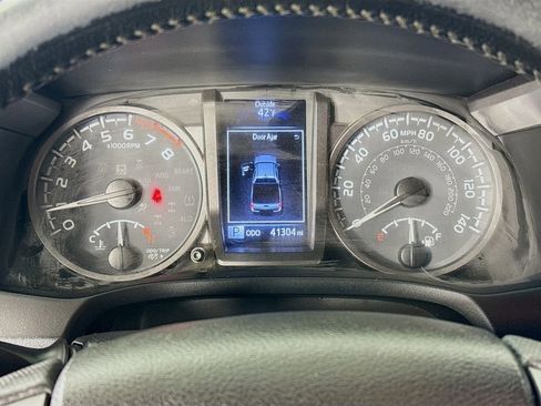 Used 2023 Toyota Tacoma TRD Off-Road image 14