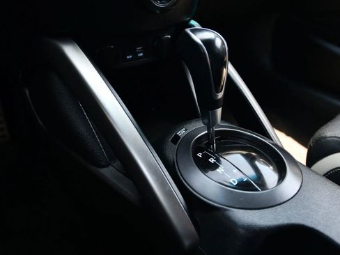 Used 2016 Hyundai Veloster Turbo FWD image 22