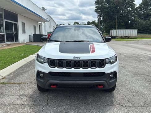 Used 2025 Jeep Compass Trailhawk AWD/4WD image 8