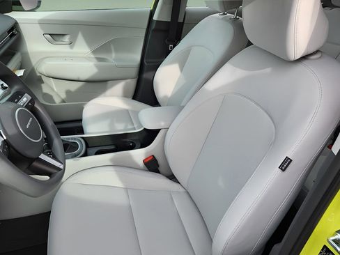 New 2026 Hyundai Kona SE image 13
