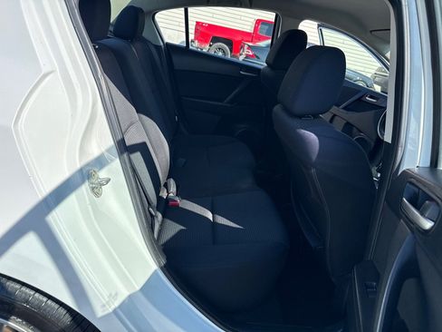 Used 2013 MAZDA MAZDA3 i SV FWD image 11