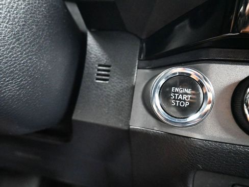 Used 2017 Toyota Tacoma TRD Off-Road image 23