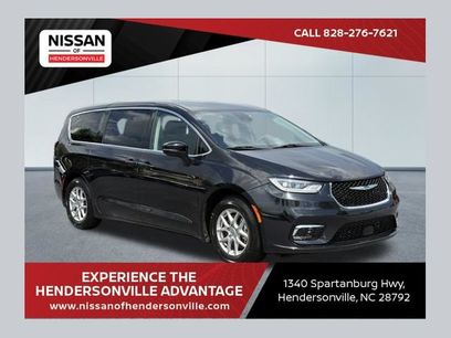 Used 2024 Chrysler Pacifica Touring-L