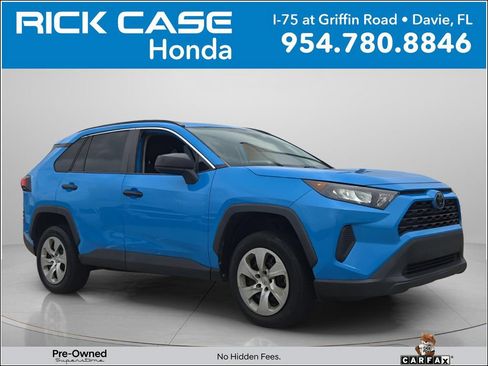 Used 2019 Toyota RAV4 LE FWD image 1
