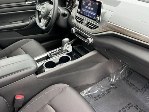 Certified 2024 Nissan Altima 2.5 SV image 16