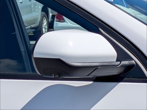 Used 2025 Chevrolet Equinox LT w/ Convenience Package II FWD image 11
