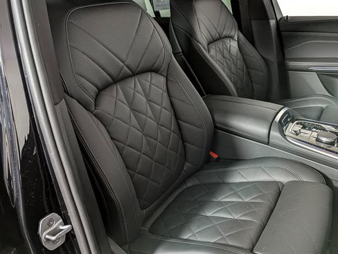 Used 2025 BMW X5 xDrive50e w/ Climate Comfort Package image 38