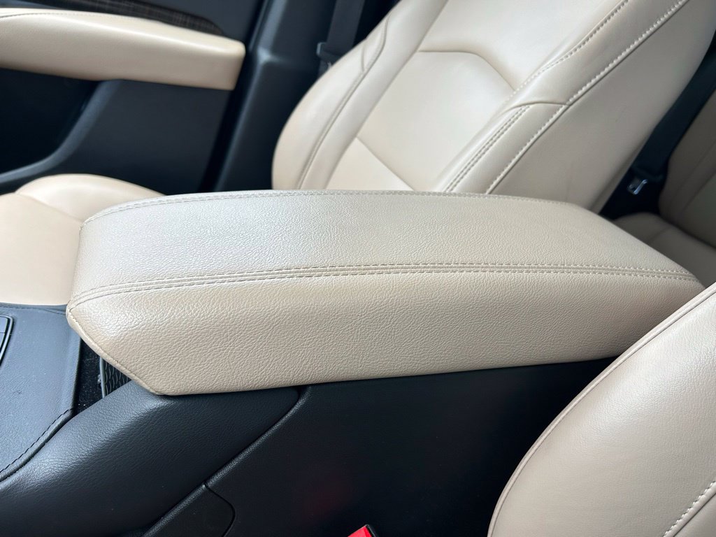 Used 2025 Cadillac XT4 Premium Luxury FWD image 37