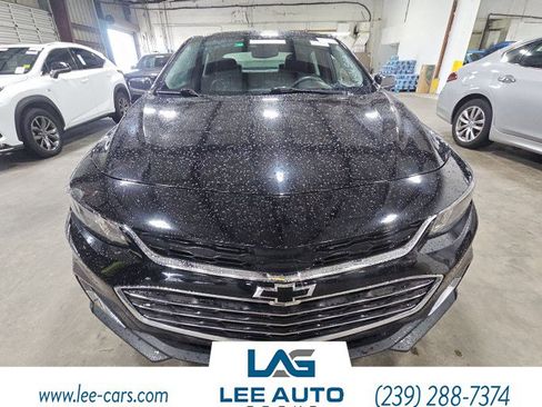 Used 2017 Chevrolet Malibu Premier w/ Premier Sun and Wheel Package FWD image 3