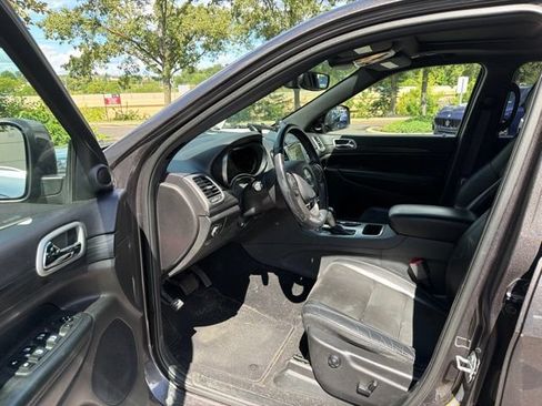 Used 2019 Jeep Grand Cherokee Altitude AWD/4WD image 14