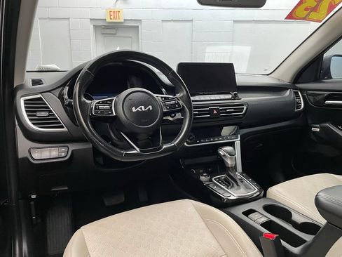 Used 2023 Kia Seltos SX w/ SX Sunroof Package AWD/4WD image 12