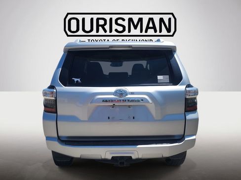 Used 2015 Toyota 4Runner SR5 AWD/4WD image 8