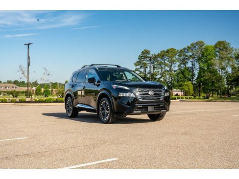 Used 2026 Nissan Rogue Platinum w/ Platinum Premium Package AWD/4WD image 3