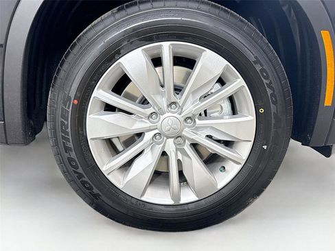 New 2026 Mitsubishi Outlander ES image 30