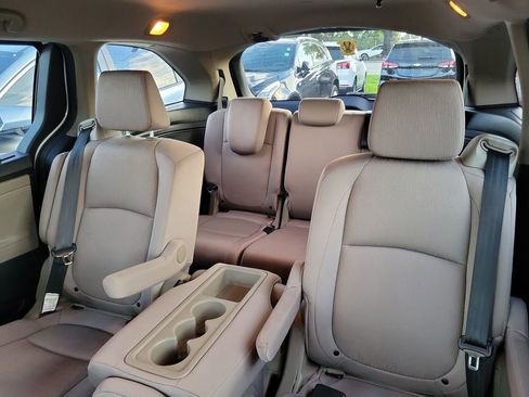 Used 2022 Honda Odyssey EX image 7