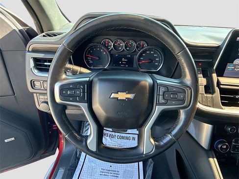 Used 2021 Chevrolet Suburban LT image 12