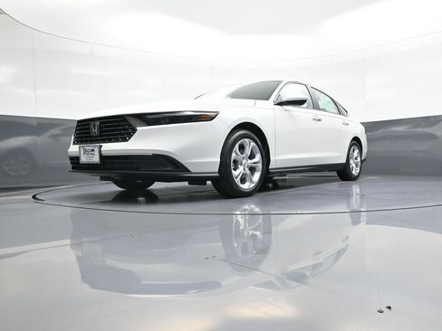 New 2026 Honda Accord LX image 25