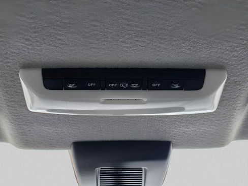 Used 2023 Nissan Kicks S FWD image 19
