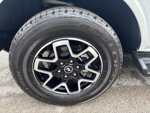 Used 2025 Ford Bronco Outer Banks image 6