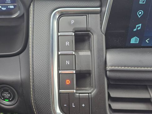Used 2024 Chevrolet Tahoe Premier AWD/4WD image 38