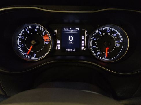 Used 2020 Jeep Cherokee Latitude FWD image 23