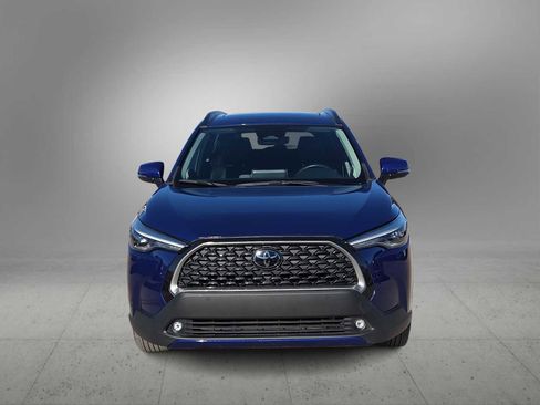 Used 2023 Toyota Corolla Cross XLE w/ Convenience Package image 3