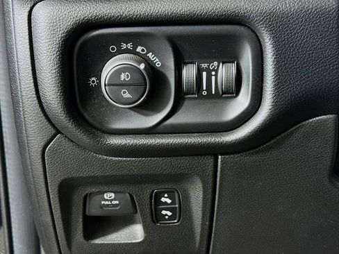 Used 2019 RAM 1500 Big Horn image 10