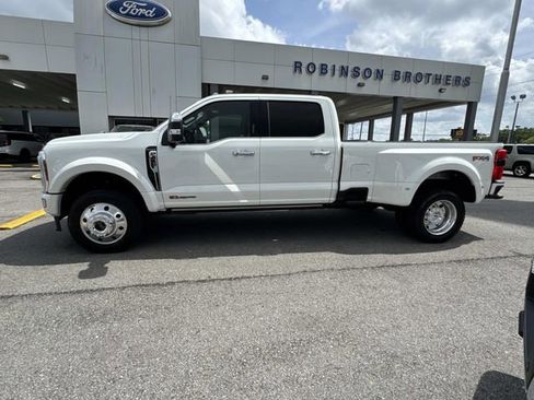 Used 2024 Ford F450 Platinum w/ FX4 Off-Road Package image 8