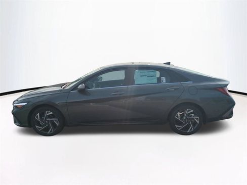 New 2026 Hyundai Elantra Limited FWD image 8
