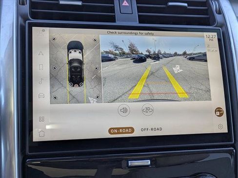 Used 2025 Land Rover Discovery Dynamic SE image 14