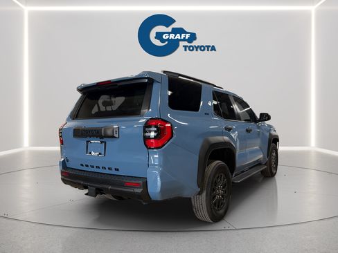 Used 2025 Toyota 4Runner SR5 AWD/4WD image 8