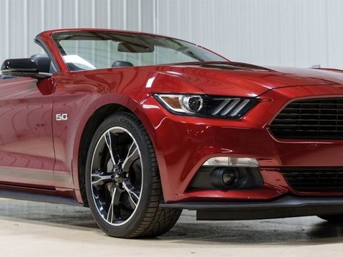 Used 2017 Ford Mustang GT Premium w/ Equipment Group 401A RWD image 1