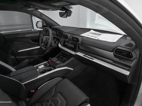 Used 2025 Lamborghini Urus SE image 51