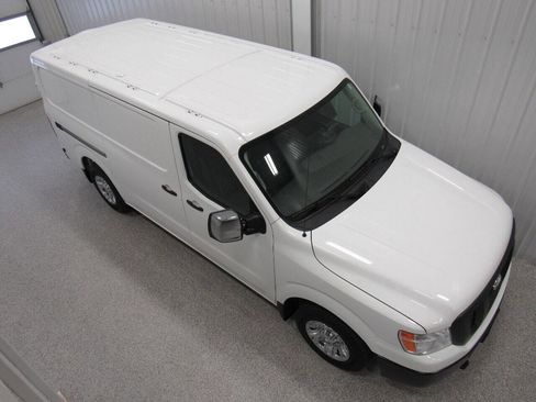 Used 2017 Nissan NV 3500 SV w/ Technology Package image 5