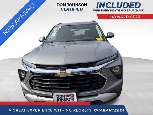 Used 2025 Chevrolet TrailBlazer LT image 2