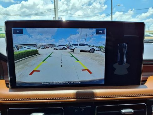 Used 2022 Lincoln Nautilus Reserve w/ Luxury Package FWD image 11