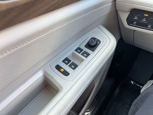 New 2026 Volkswagen Atlas SE image 23