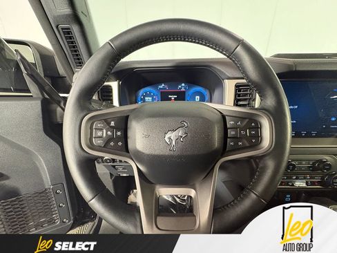 Used 2025 Ford Bronco Outer Banks AWD/4WD image 13
