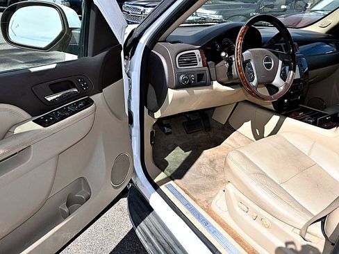 Used 2013 GMC Yukon Denali image 25
