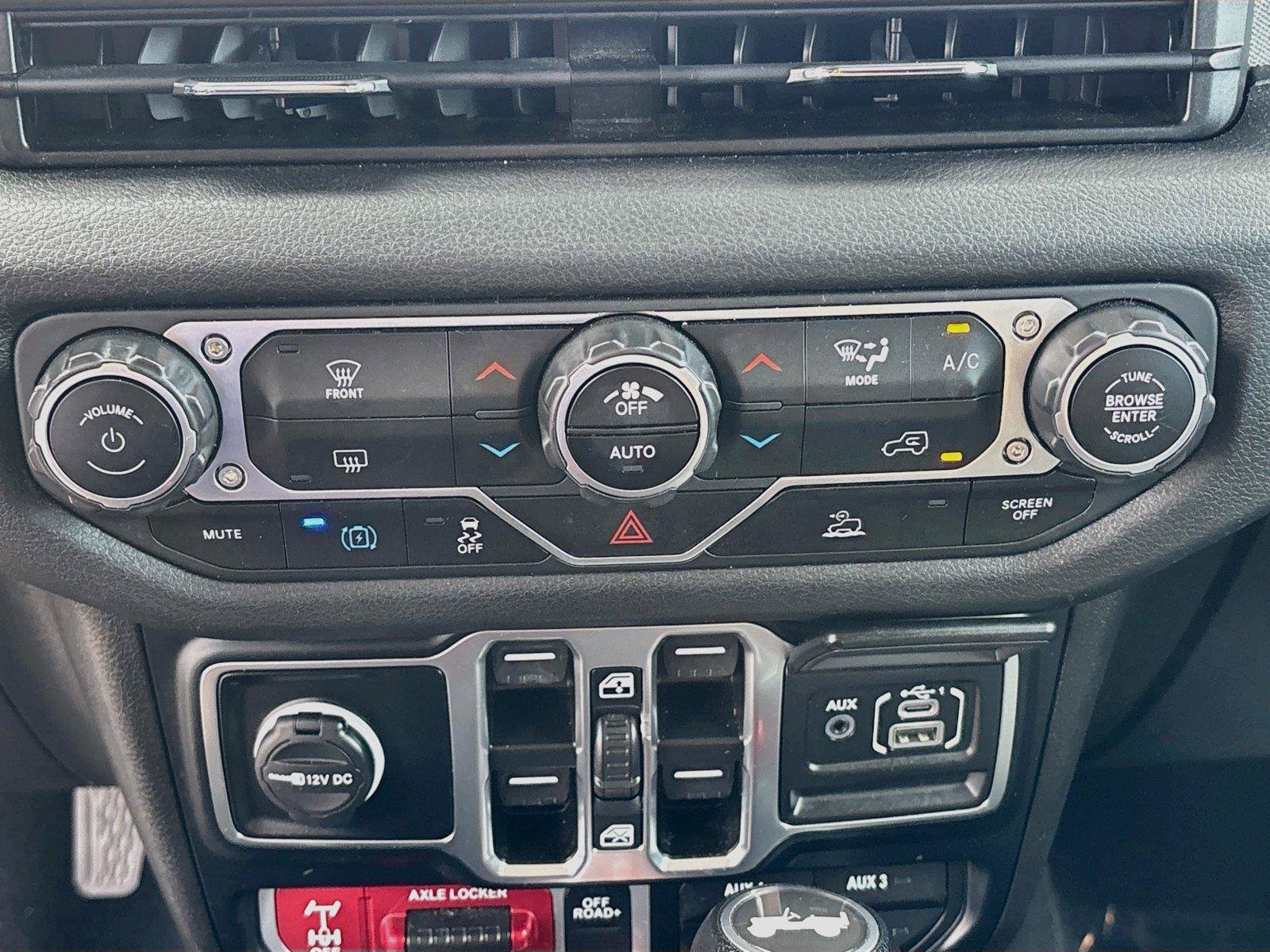 Used 2024 Jeep Wrangler Unlimited AWD/4WD image 15