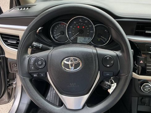 Used 2014 Toyota Corolla LE FWD image 17
