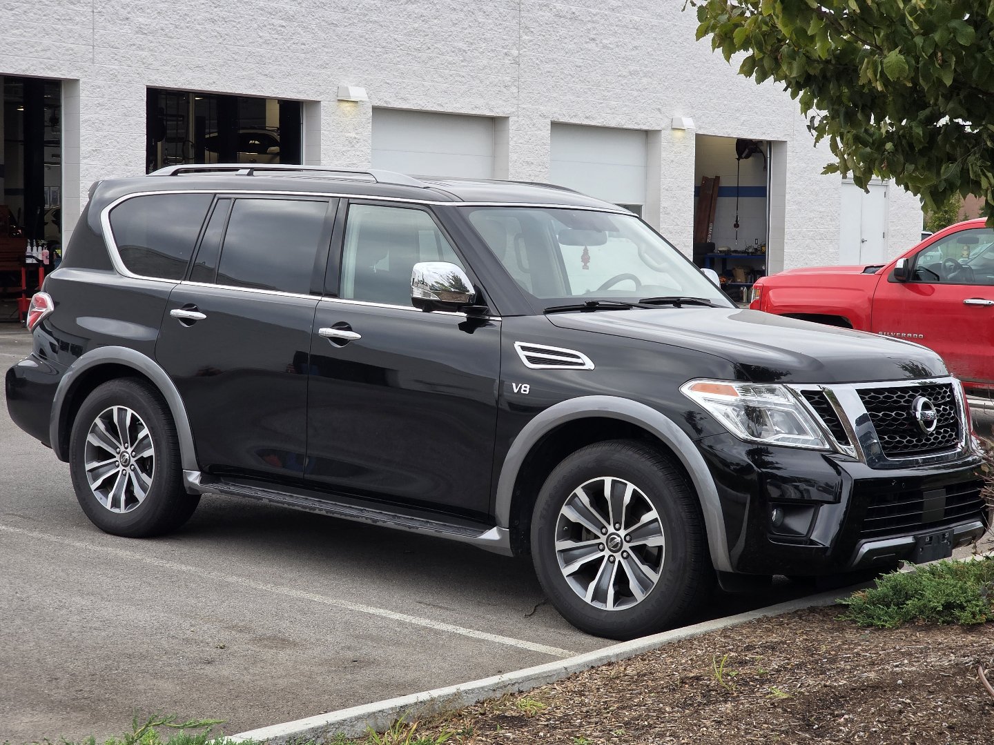 Used 2019 Nissan Armada SL w/ Premium Package AWD/4WD image 2