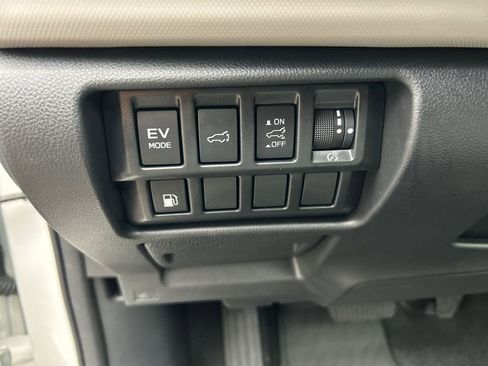 Certified 2025 Subaru Forester Premium image 17