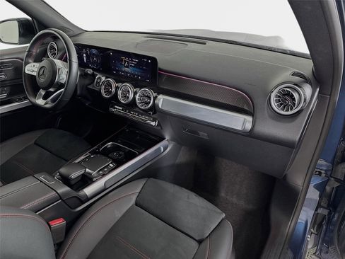 Used 2023 Mercedes-Benz GLB 250 w/ AMG Line image 30