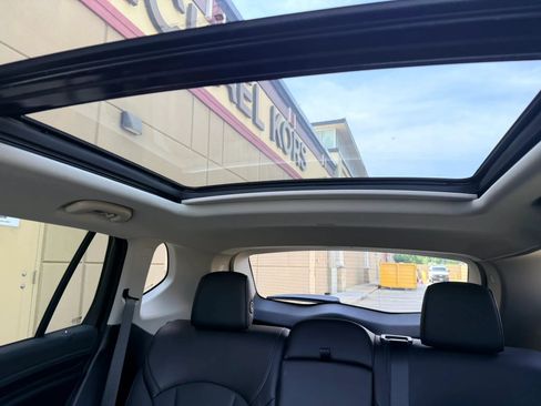 Used 2019 Buick Envision Essence FWD image 34