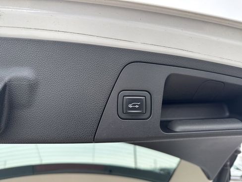 Used 2019 Buick Envision Essence image 10