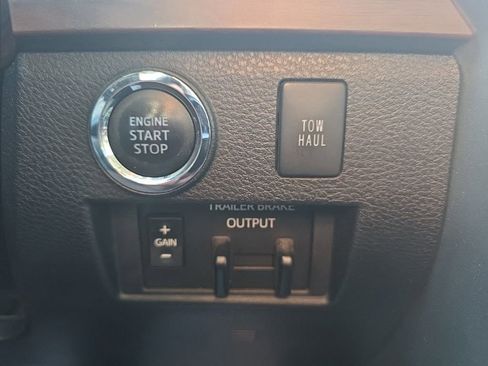 Used 2020 Toyota Tundra Limited image 30